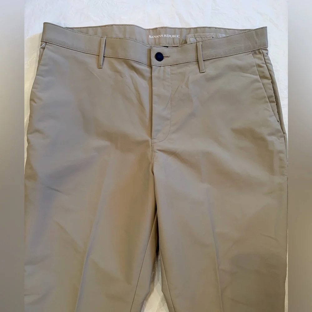 Banana Republic Pants Men's 36x29 Tan Microfiber Quick Dry